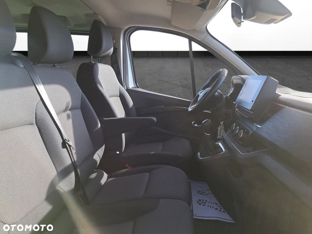 Renault Trafic BUS - 16