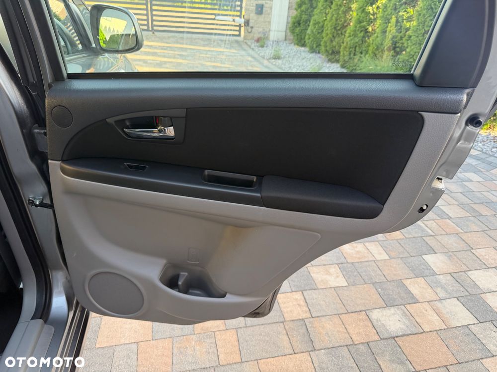 Suzuki SX4 1.6 Comfort Plus - 25