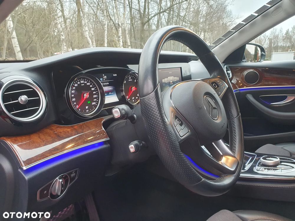 Mercedes-Benz Klasa E 220 d Business Edition 9G-TRONIC - 23