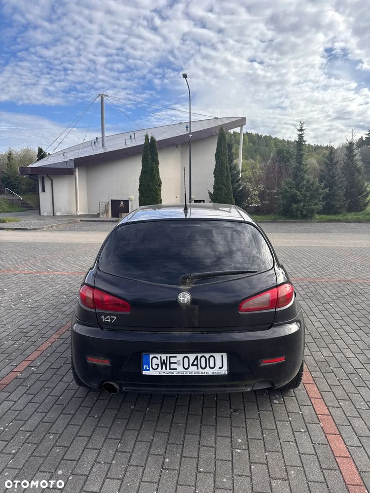 Alfa Romeo 147 1.6 Twin Spark Black Line - 4