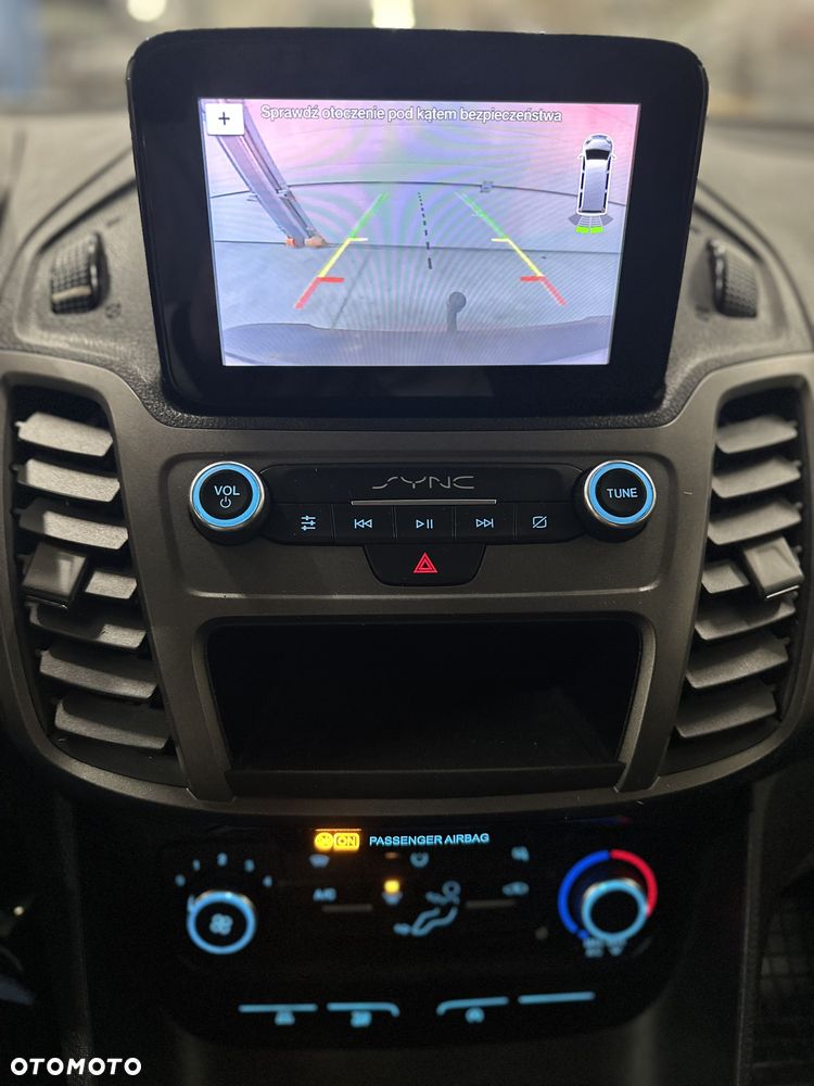 Ford Transit Connect - 17