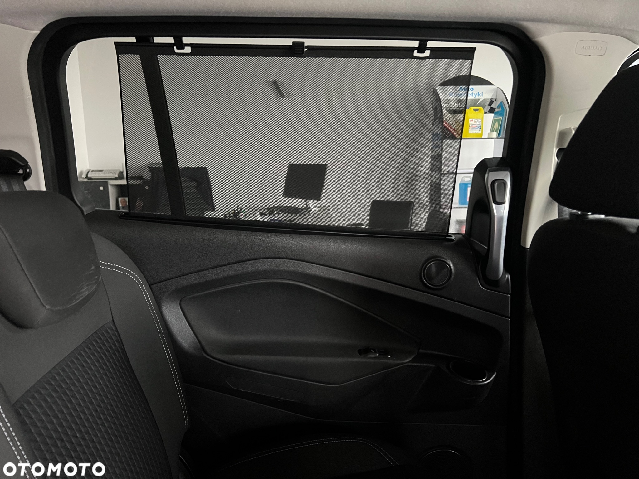 Ford Grand C-MAX - 25