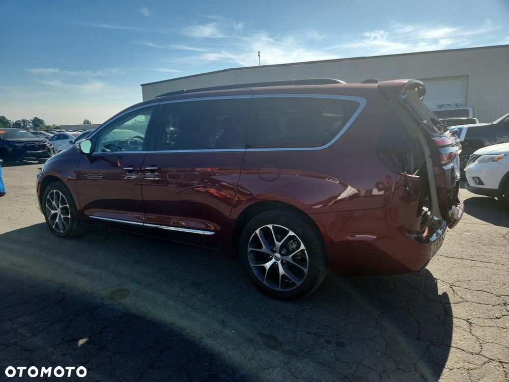 Chrysler Pacifica - 3