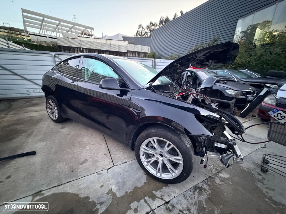 TESLA MODEL Y TRAÇÃO TRASEIRA DE 2025 EM FIM DE VIDA (CENTRO DE ABATE) - 1