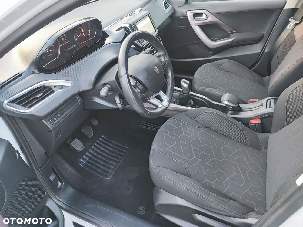 Peugeot 2008 BlueHDi 100 STOP & START Style - 7