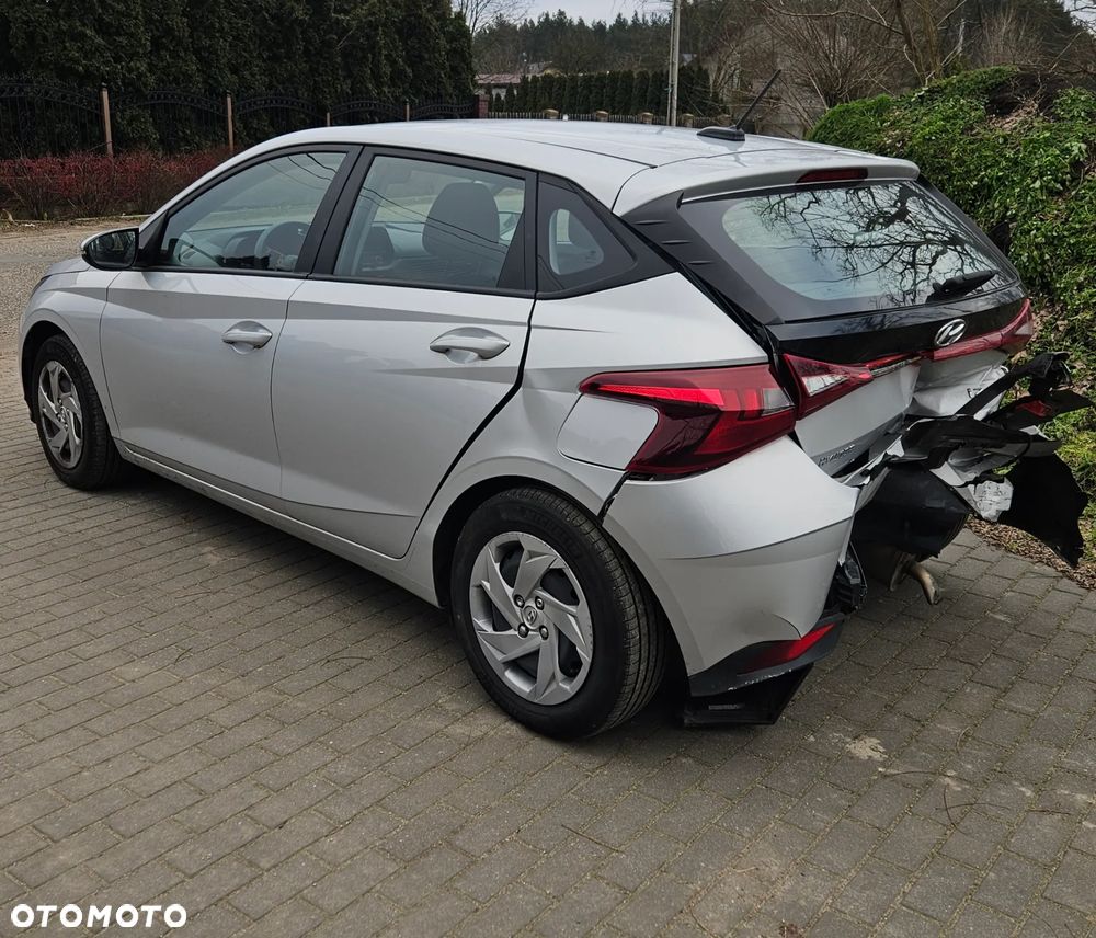 Hyundai i20 blue 1.2 Pure - 3