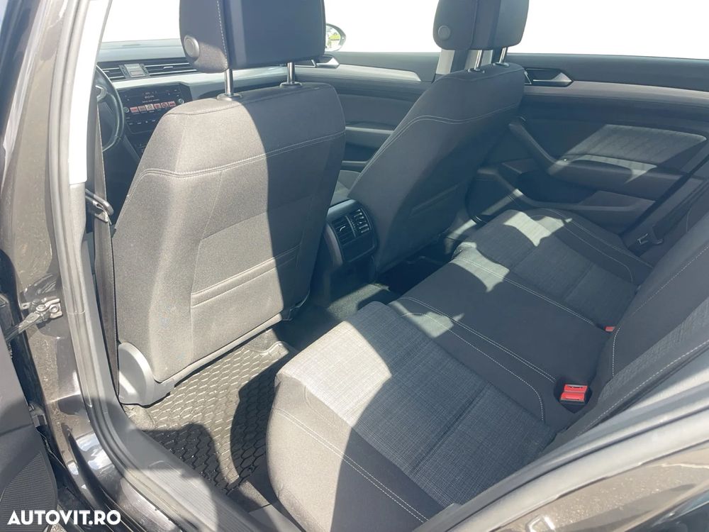 Volkswagen Passat 2.0 TDI DSG Comfortline - 12