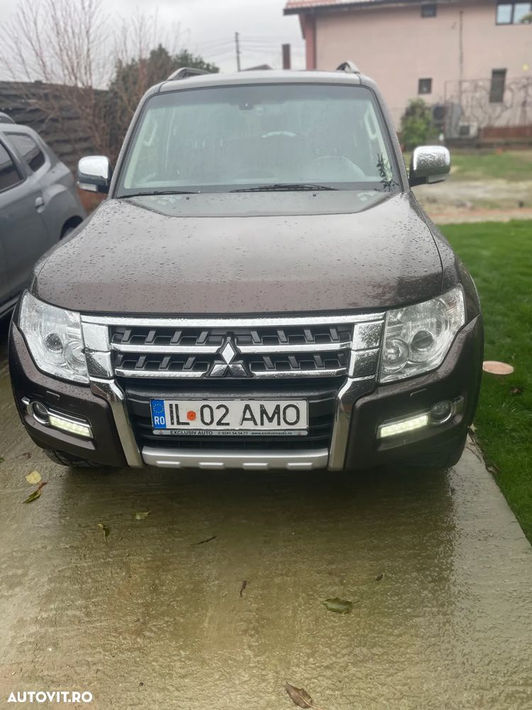 Mitsubishi Pajero - 1