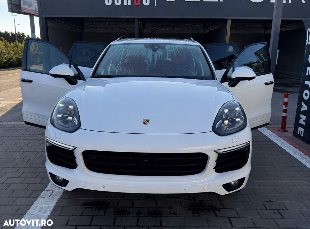 Porsche Cayenne 3.0 L - 4