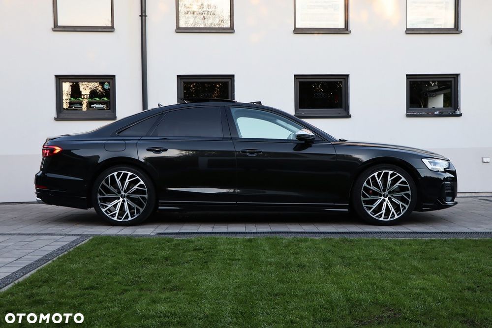 Audi S8 - 11