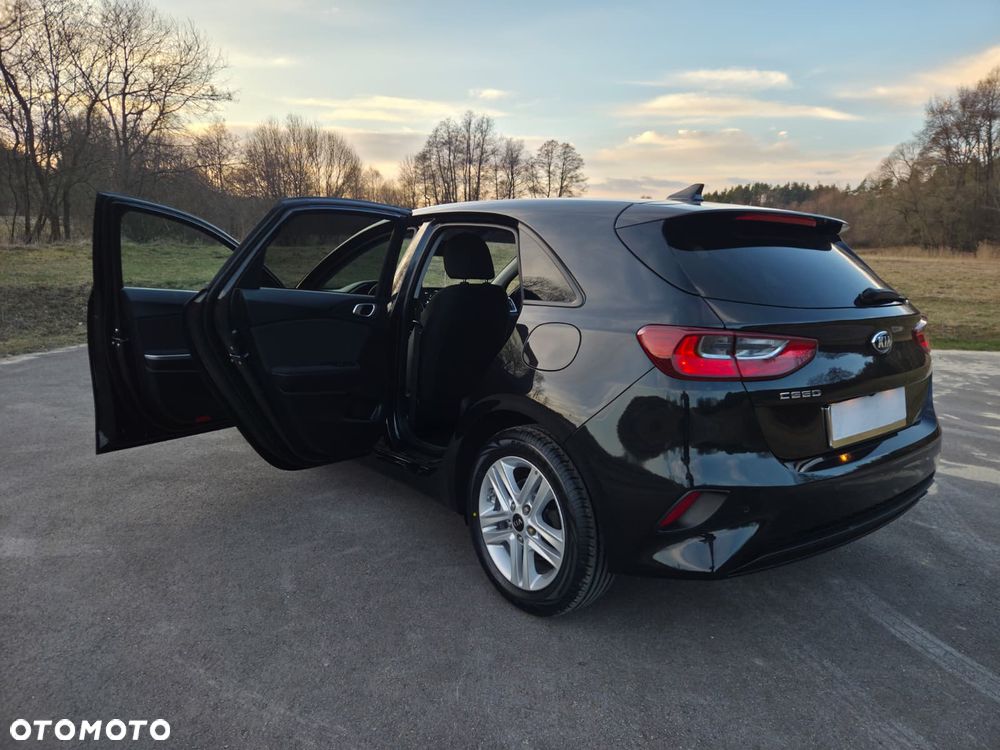 Kia Ceed 1.4 Attract - 21