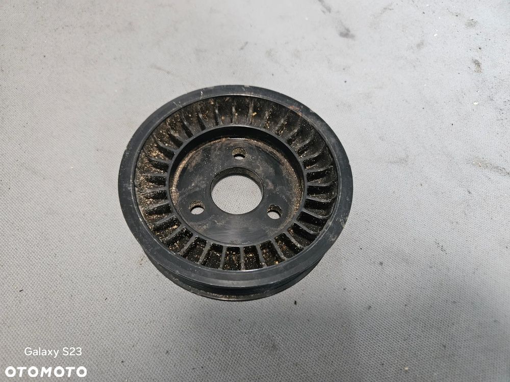 Koło pasowe pompy wspomagania BMW E90 E91 E92 3,5i 3,5 i 7582947 758294702 - 4