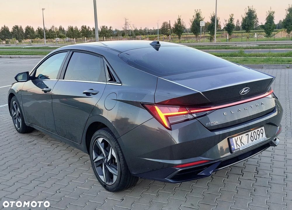 Hyundai Elantra 1.6 Smart CVT - 3