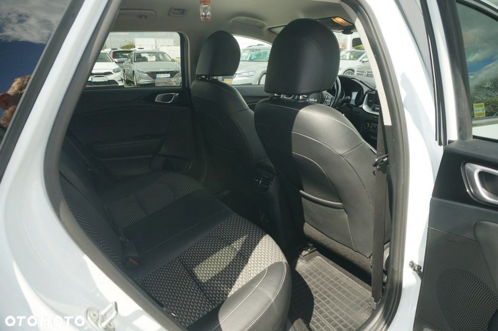 Kia Ceed 1.5 T-GDI Business Line - 31
