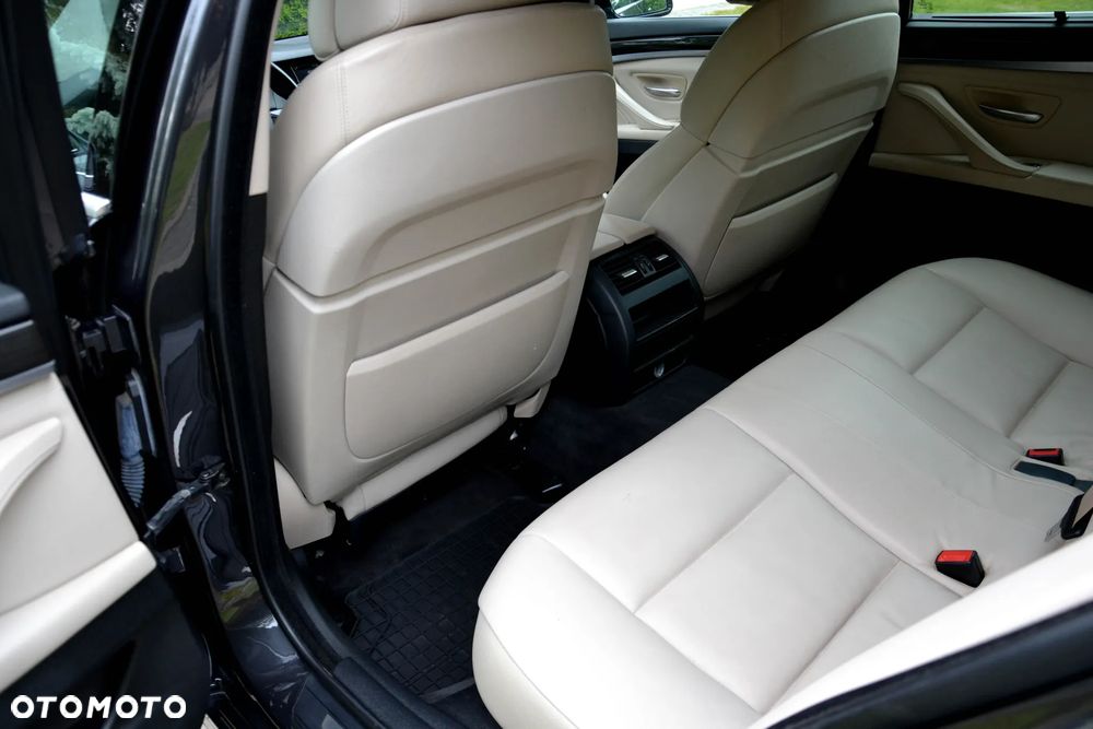BMW Seria 5 530d xDrive Luxury Line - 22