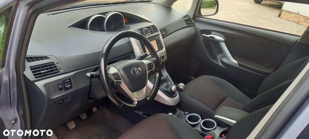 Toyota Verso 2.0 D-4D - 9
