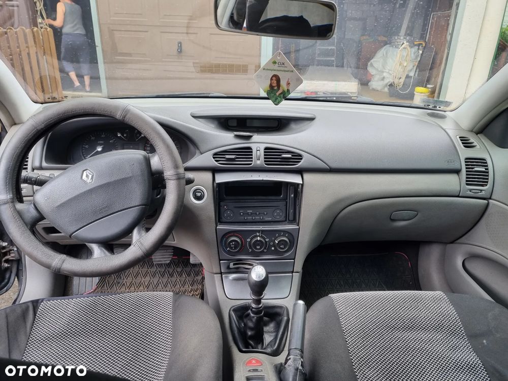 Renault Laguna 1.9 dCi - 12
