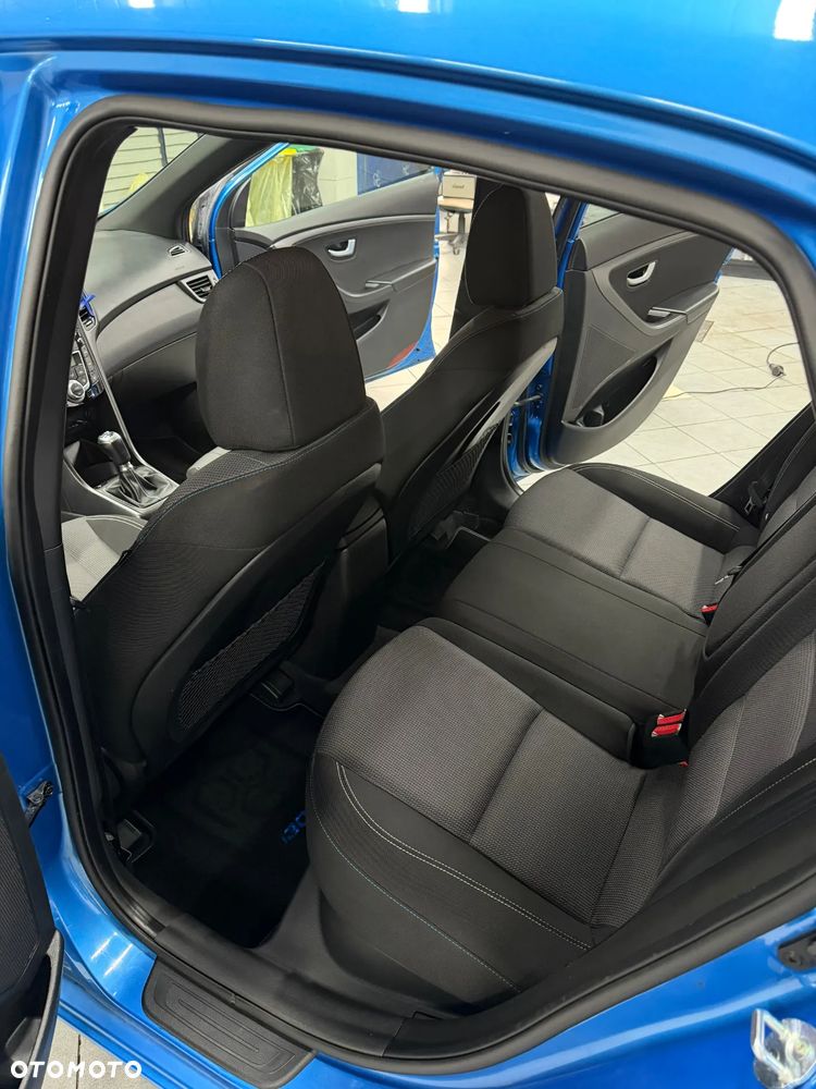 Hyundai i30 blue 1.6 GDI Passion - 10