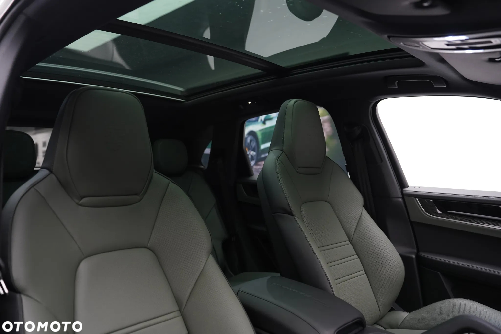 Porsche Cayenne - 26