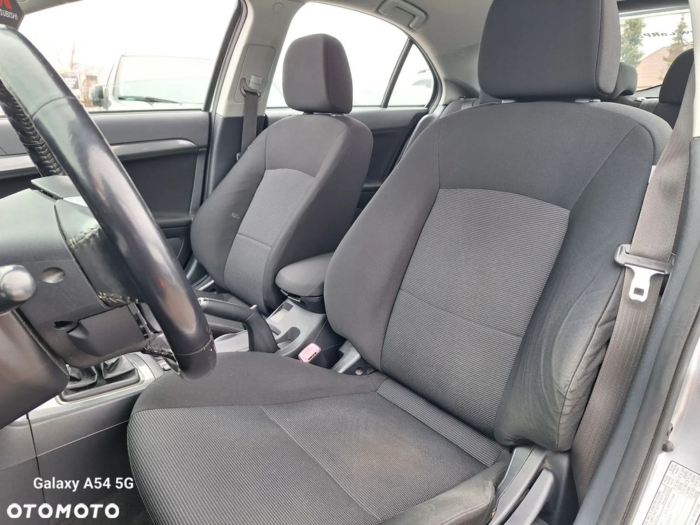 Mitsubishi Lancer 1.8 Intense - 38