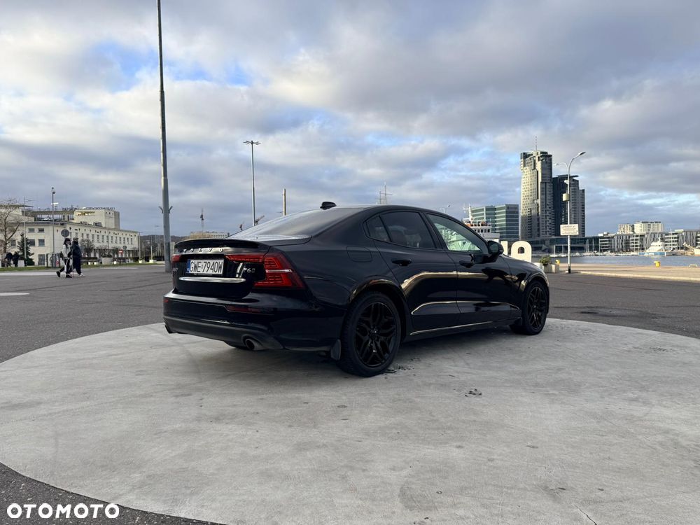 Volvo S60 T6 AWD Momentum Pro - 4
