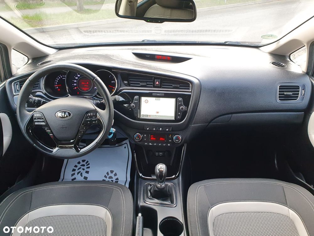Kia Ceed 1.6 GDI Spirit - 10