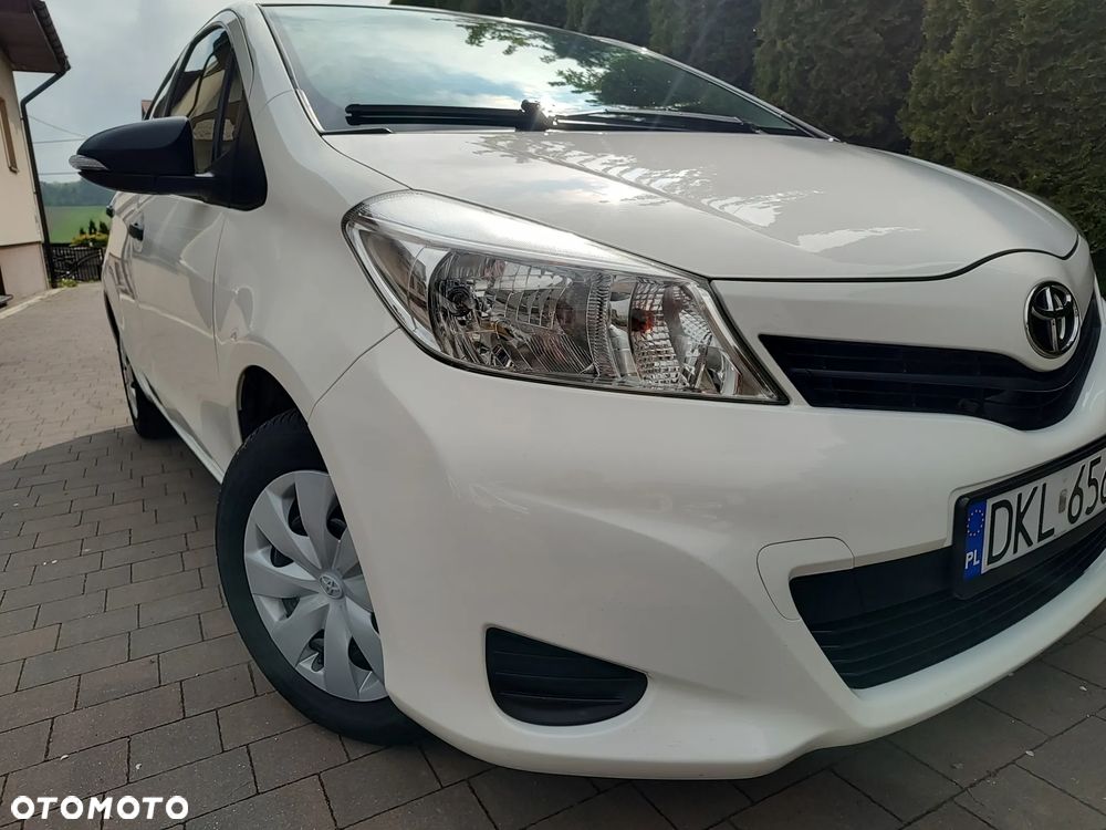 Toyota Yaris - 10