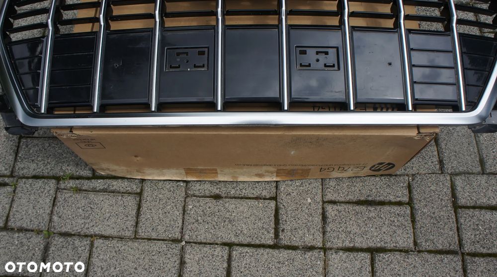 ATRAPA PRZEDNIA GRILL AUDI Q3 83A - 5