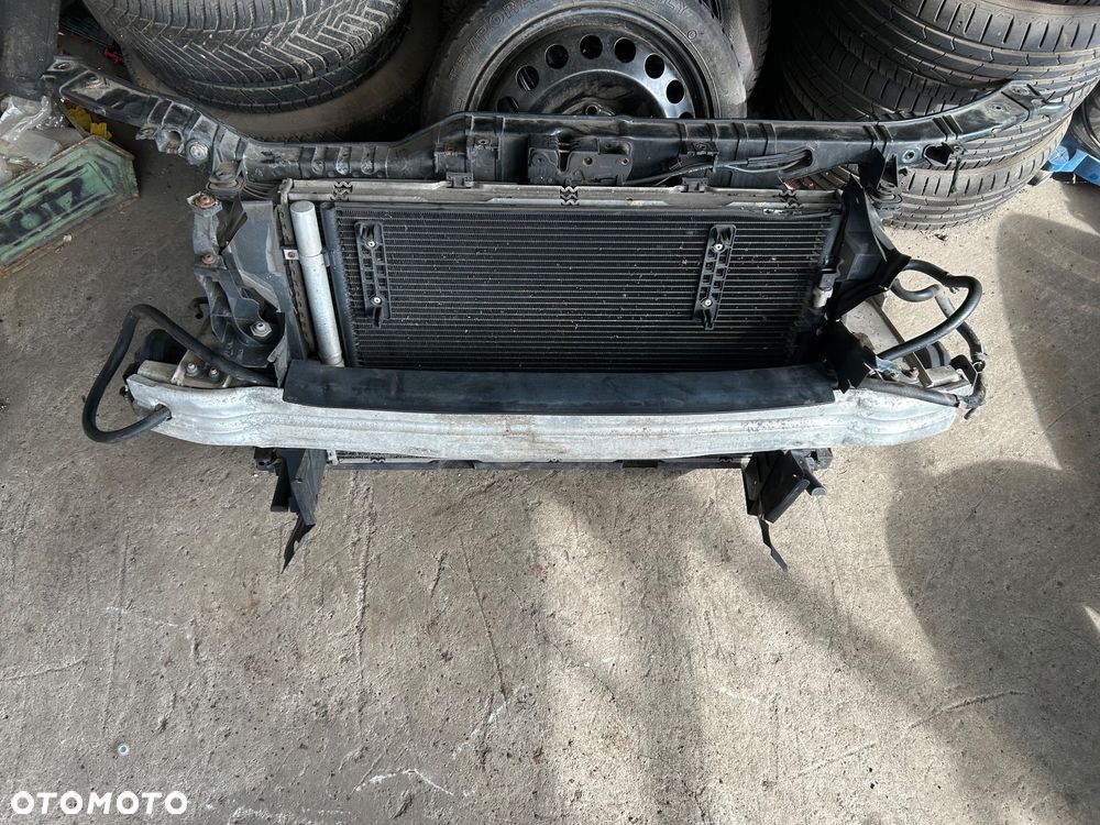 Pas przedni Audi A4B8 3.2 fsi - 2