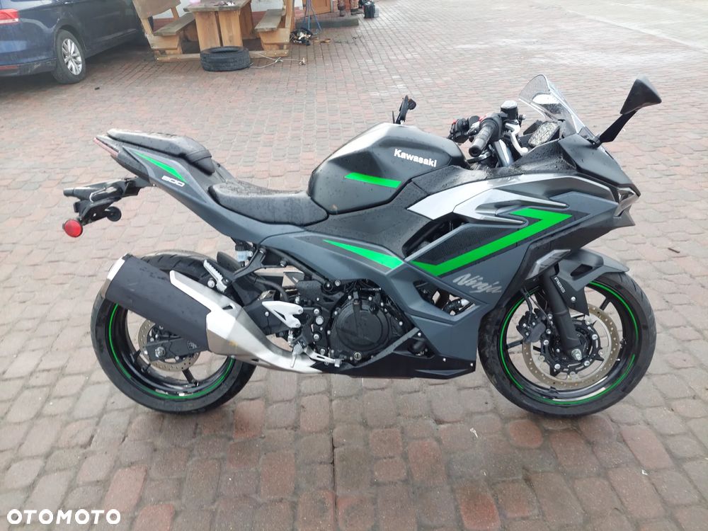 Kawasaki Ninja - 6