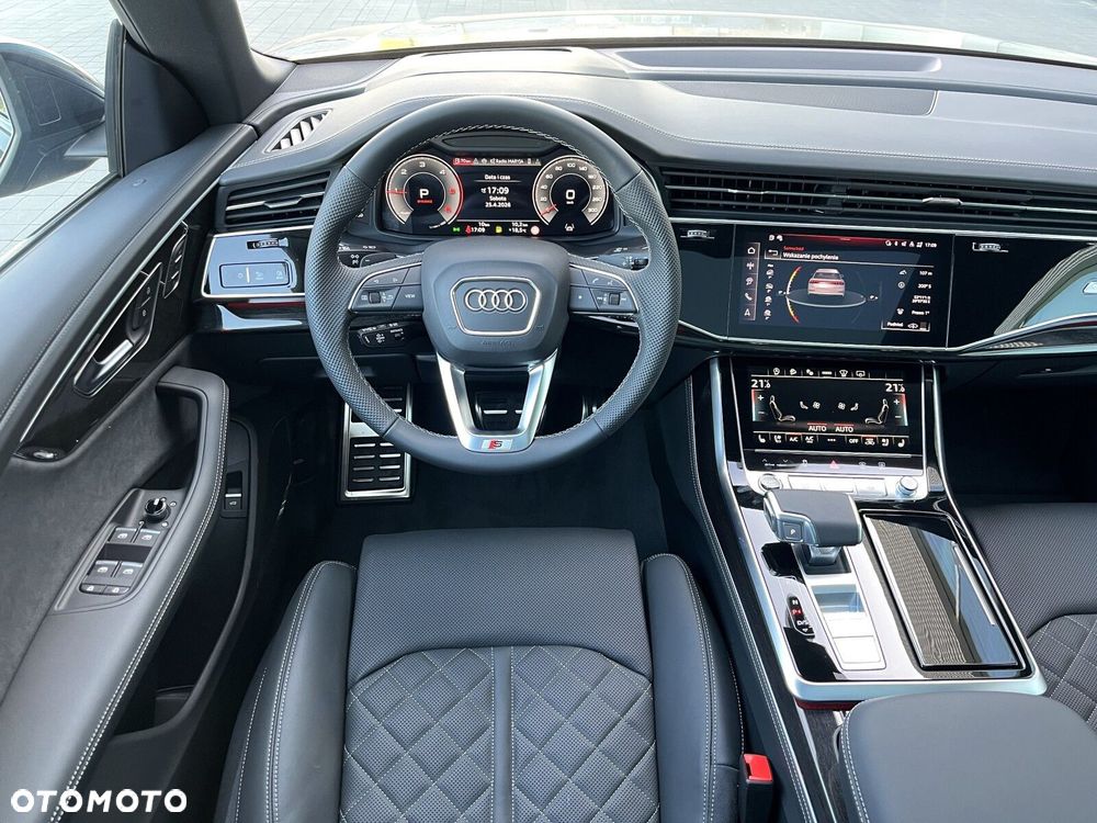 Audi Q8 - 12