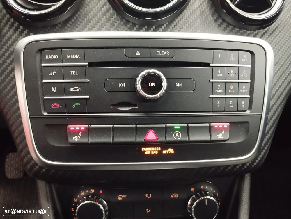 Mercedes-Benz GLA 180 d - 28