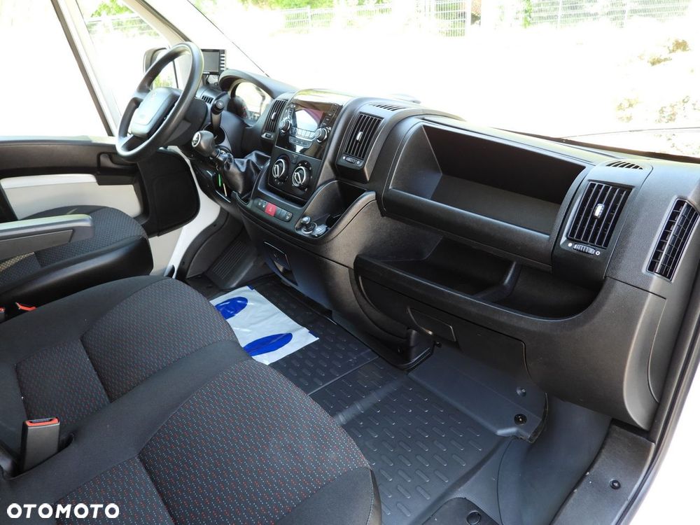 Peugeot BOXER KONTENER WINDA 8 PALET TEMPOMAT KLIMATYZACJA  130KM - 40