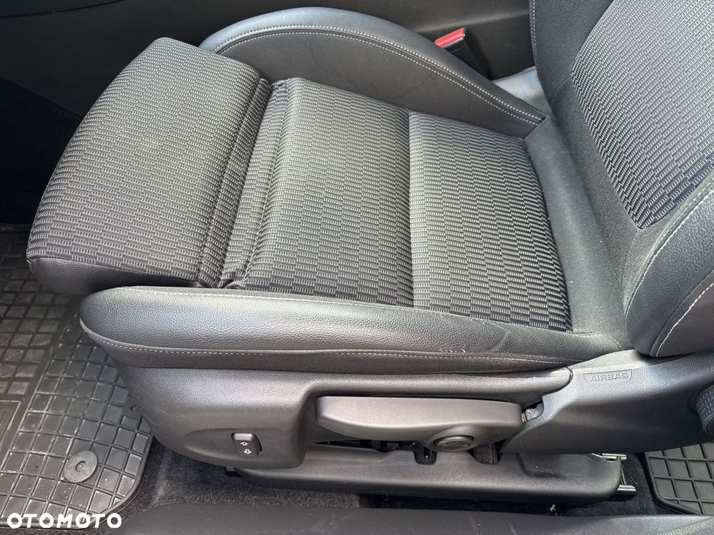 Opel Insignia - 12