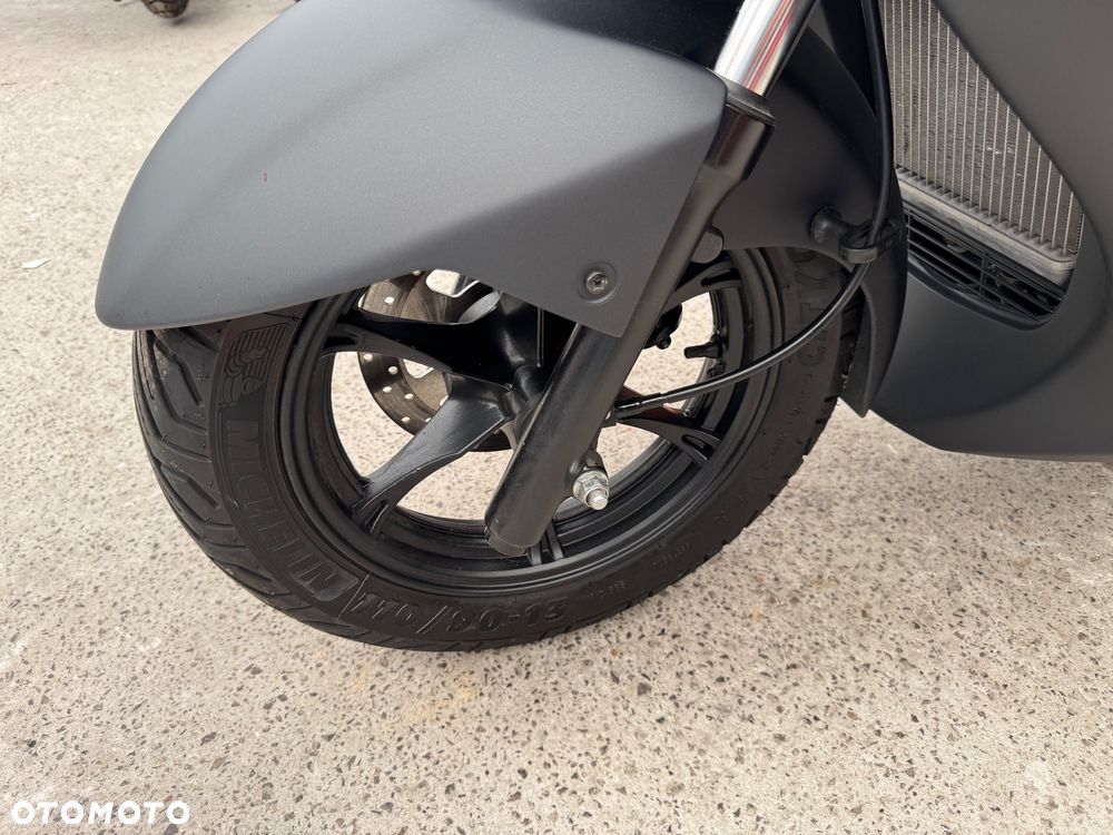 Suzuki Burgman - 15