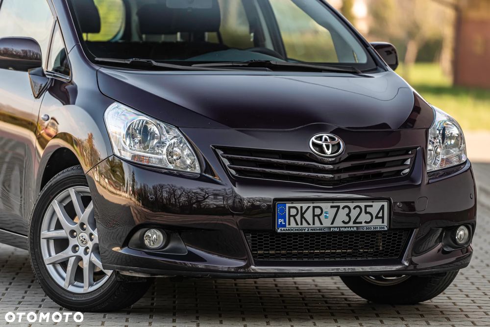 Toyota Verso 1.8 Edition - 9