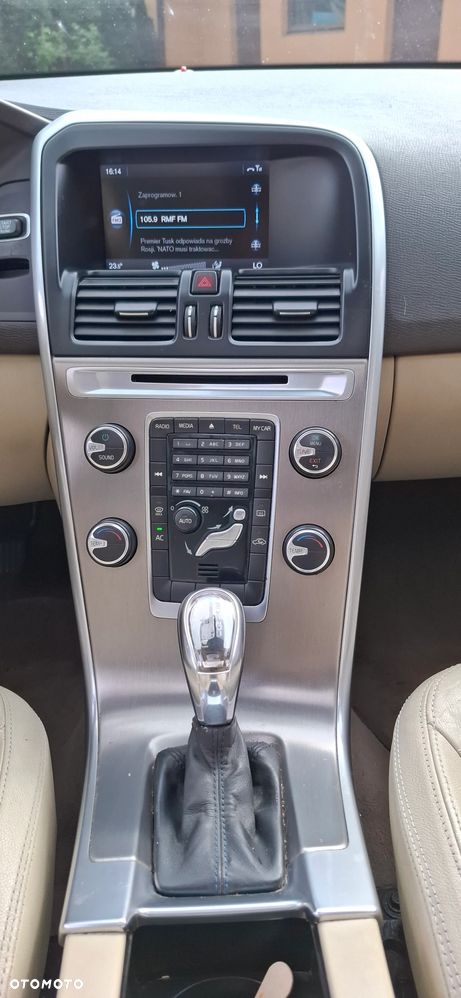 Volvo XC 60 3.2 AWD Kinetic - 14