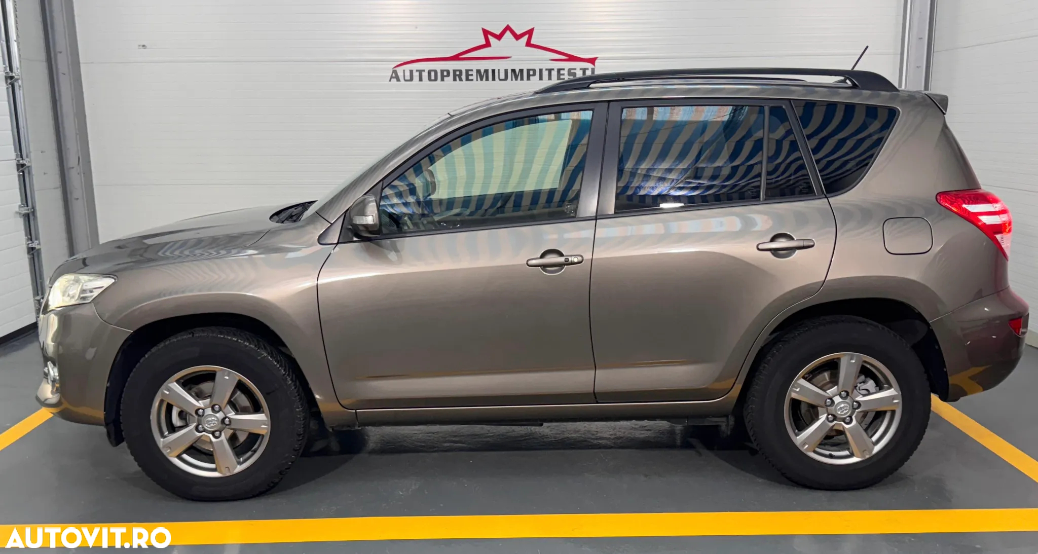 Toyota RAV4 - 13