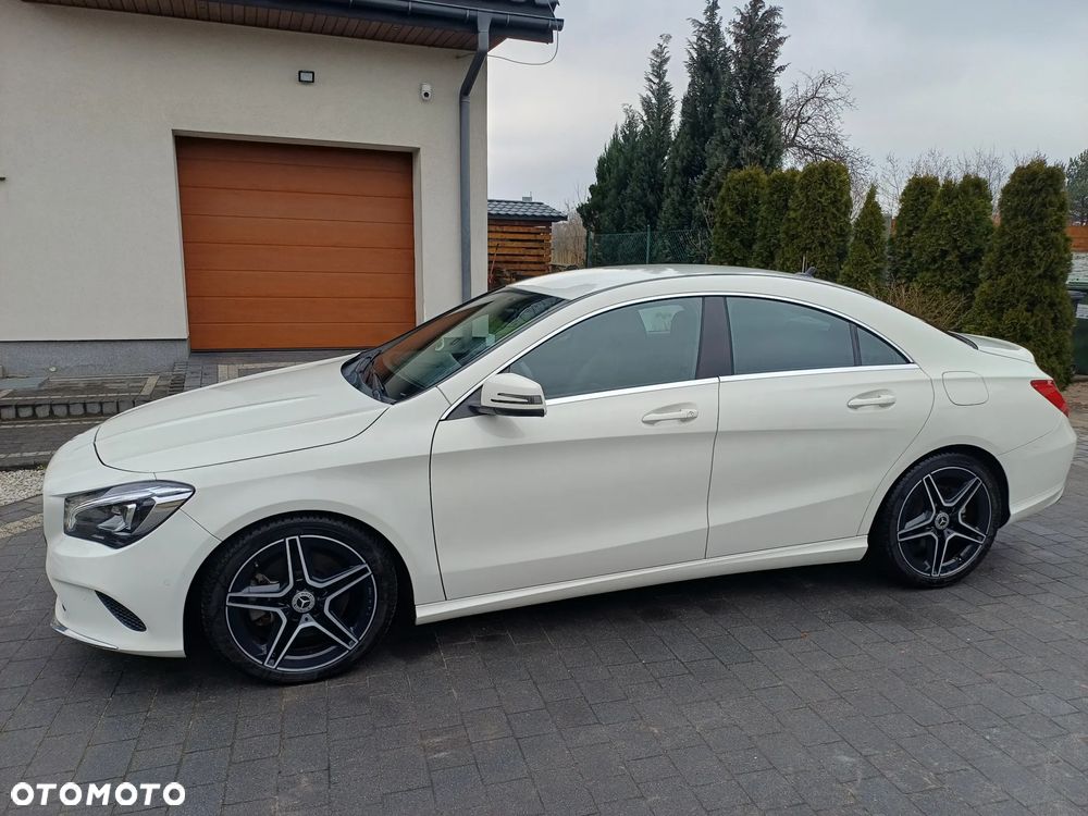 Mercedes-Benz CLA 250 4Matic 7G-DCT UrbanStyle Edition - 3