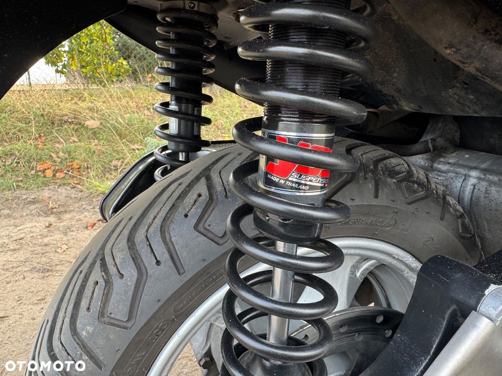 Suzuki Burgman - 10