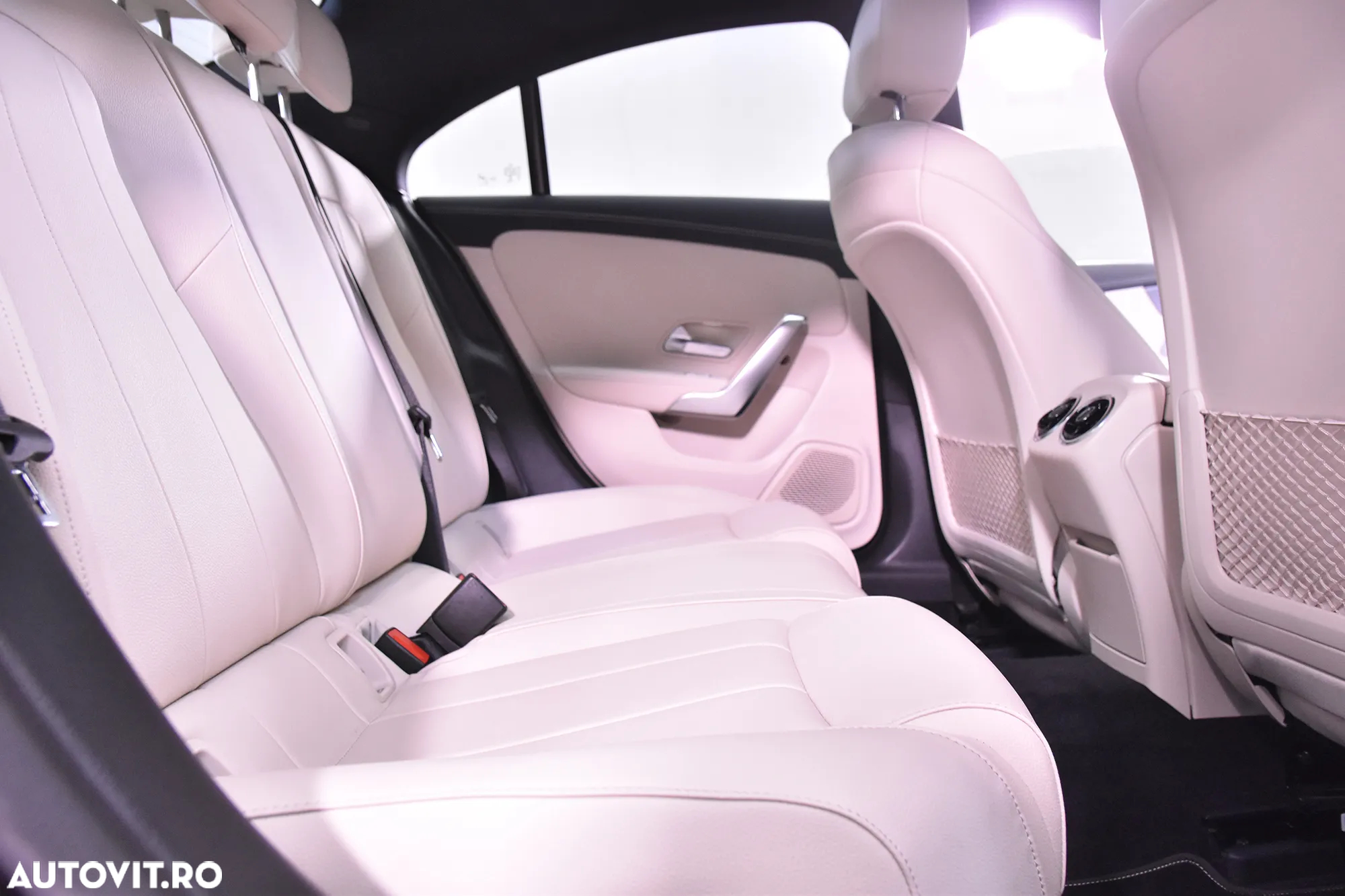 Mercedes-Benz CLA 180 7G-DCT - 12