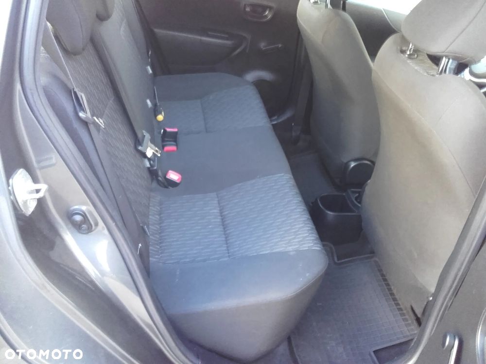 Toyota Yaris - 25