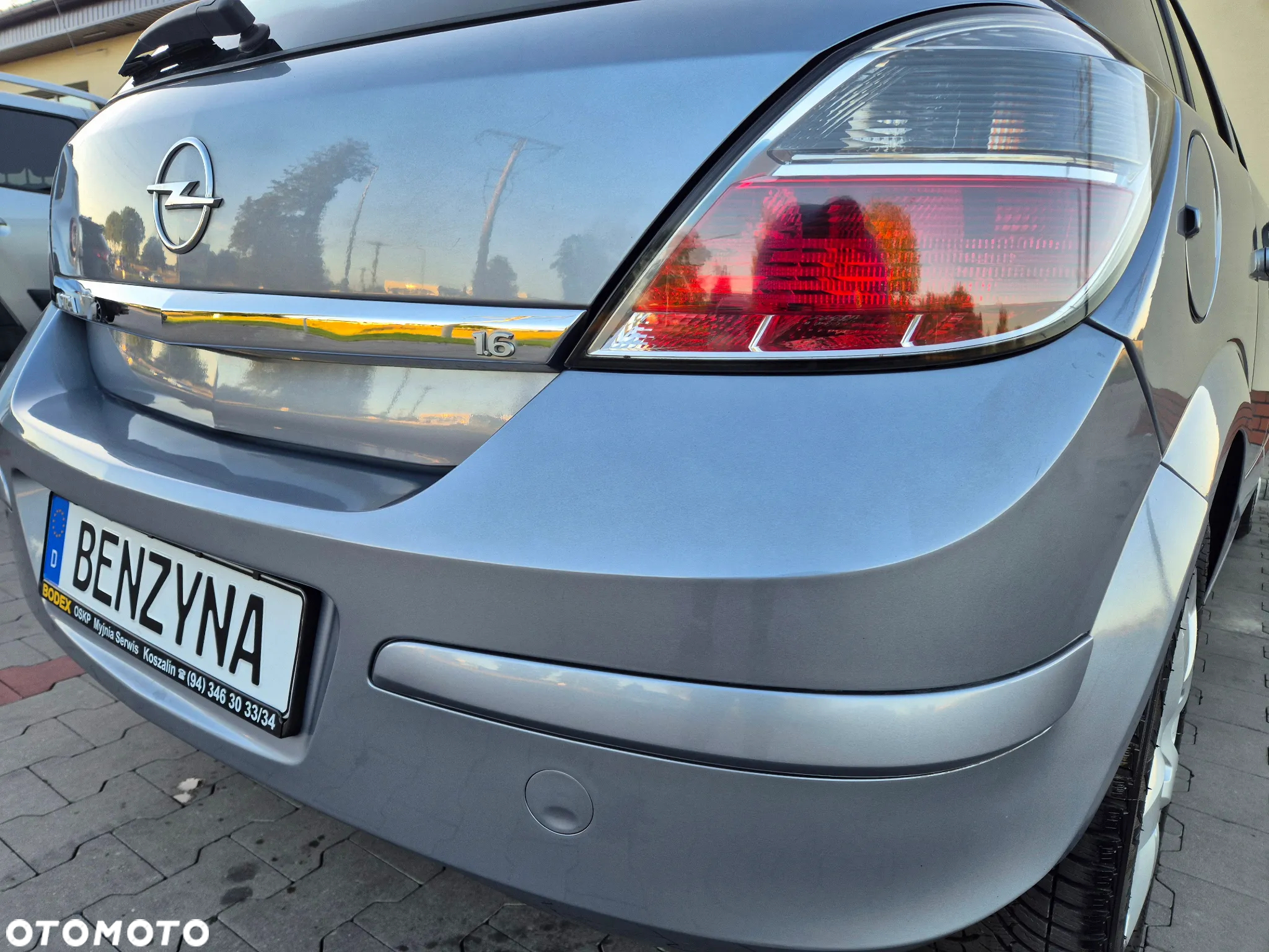Opel Astra 1.6 Exklusiv - 10