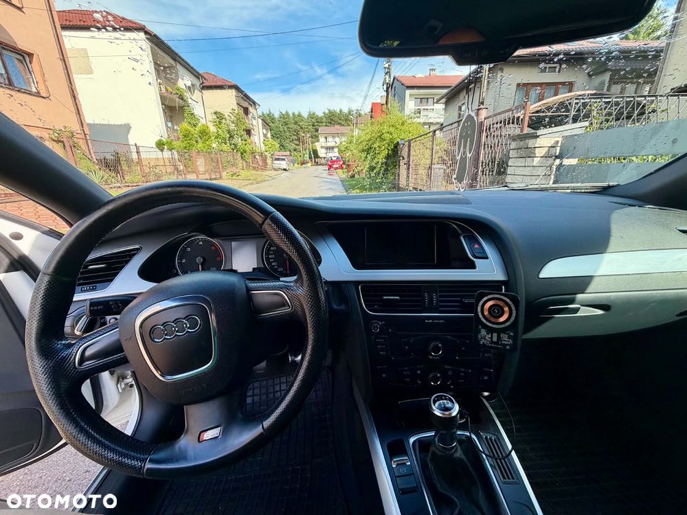 Audi A4 Avant 2.0 TDI - 10
