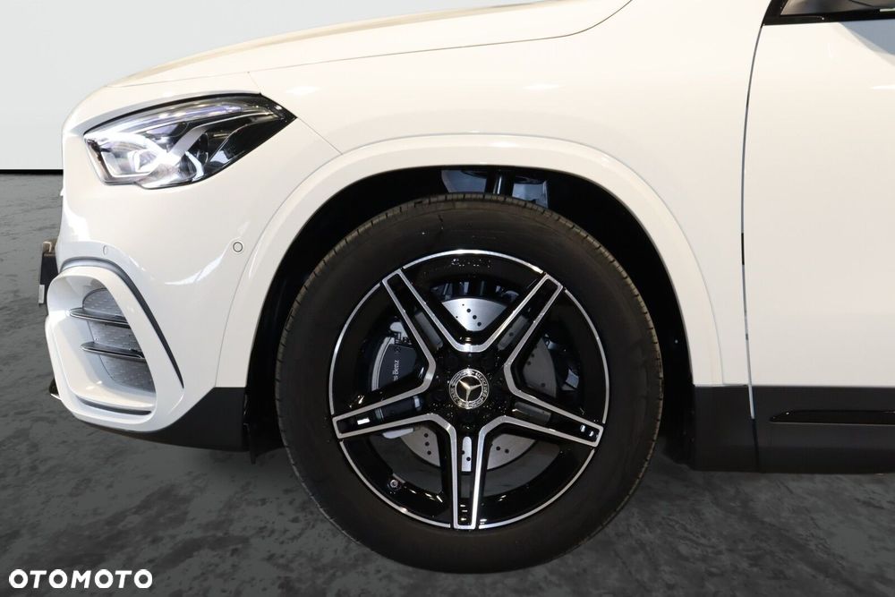 Mercedes-Benz GLA - 7