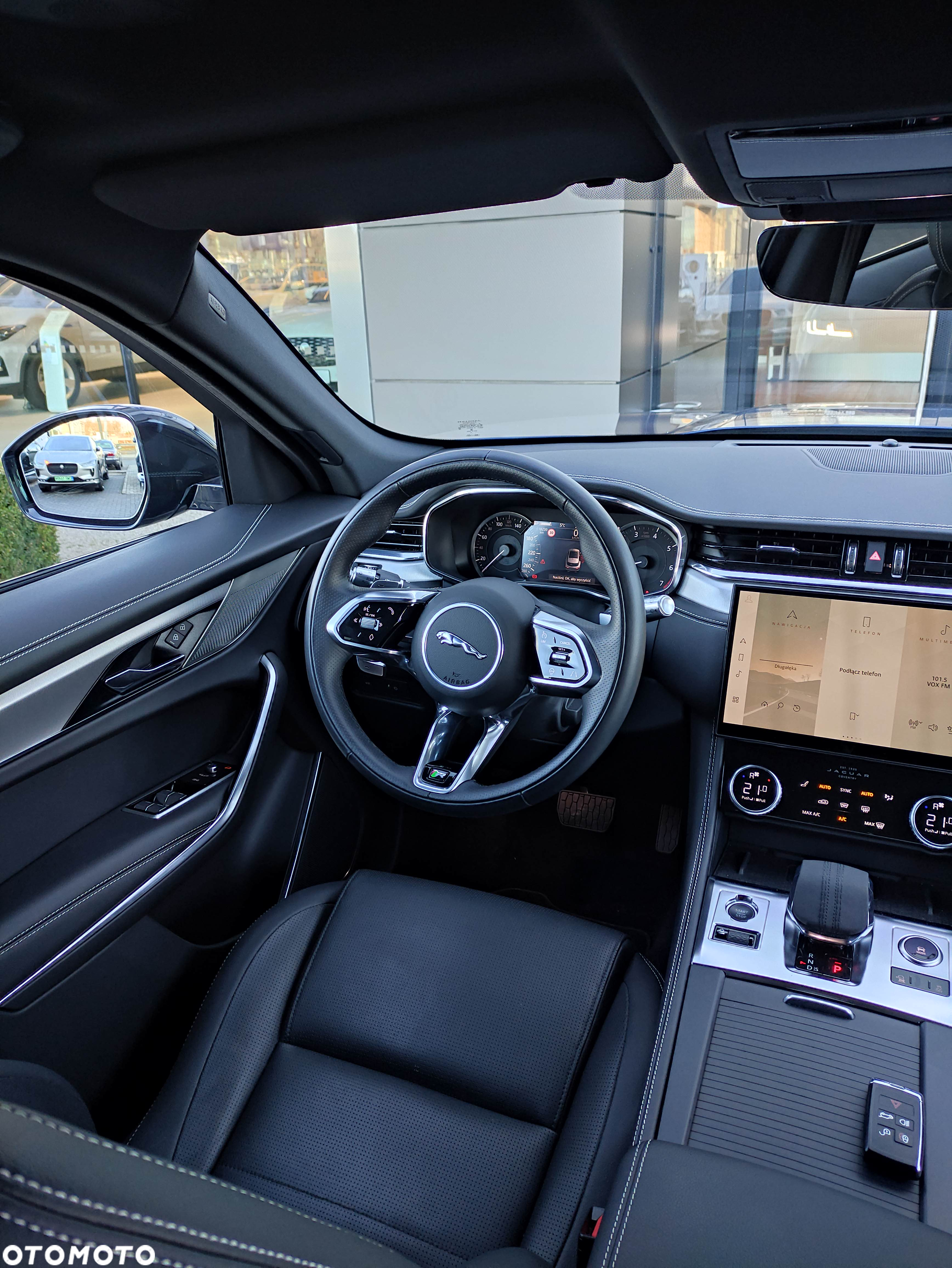 Jaguar F-Pace - 16
