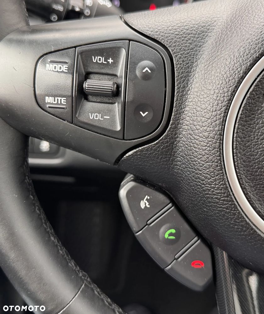 Kia Carens 1.7 CRDi L 7os DCT - 21