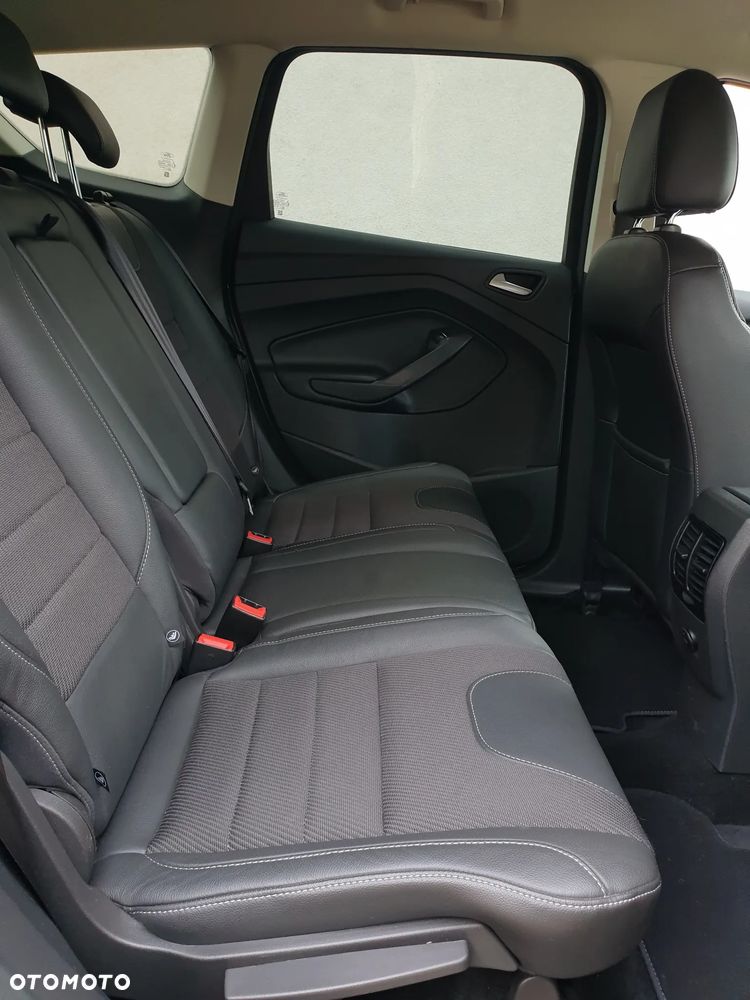 Ford Kuga 2.0 TDCi 4x4 Titanium - 38