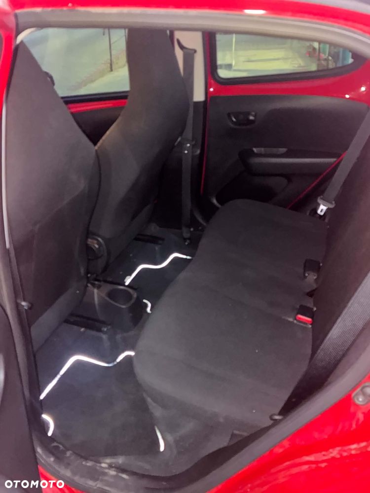 Peugeot 108 - 6