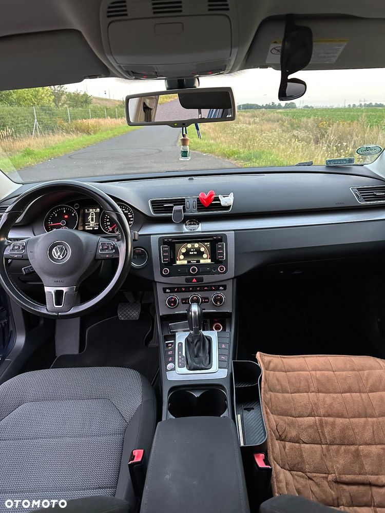 Volkswagen Passat 2.0 TDI Comfortline DSG - 5